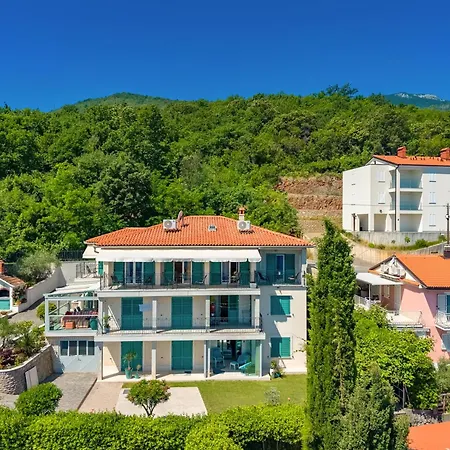 Beachside Mia Apartman