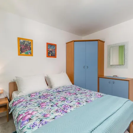 Beachside Mia Apartman Medveja