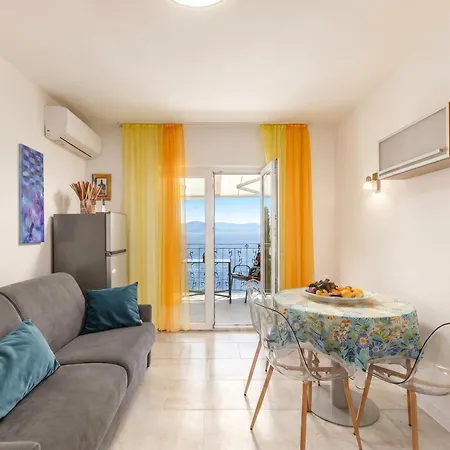 Beachside Mia Apartman